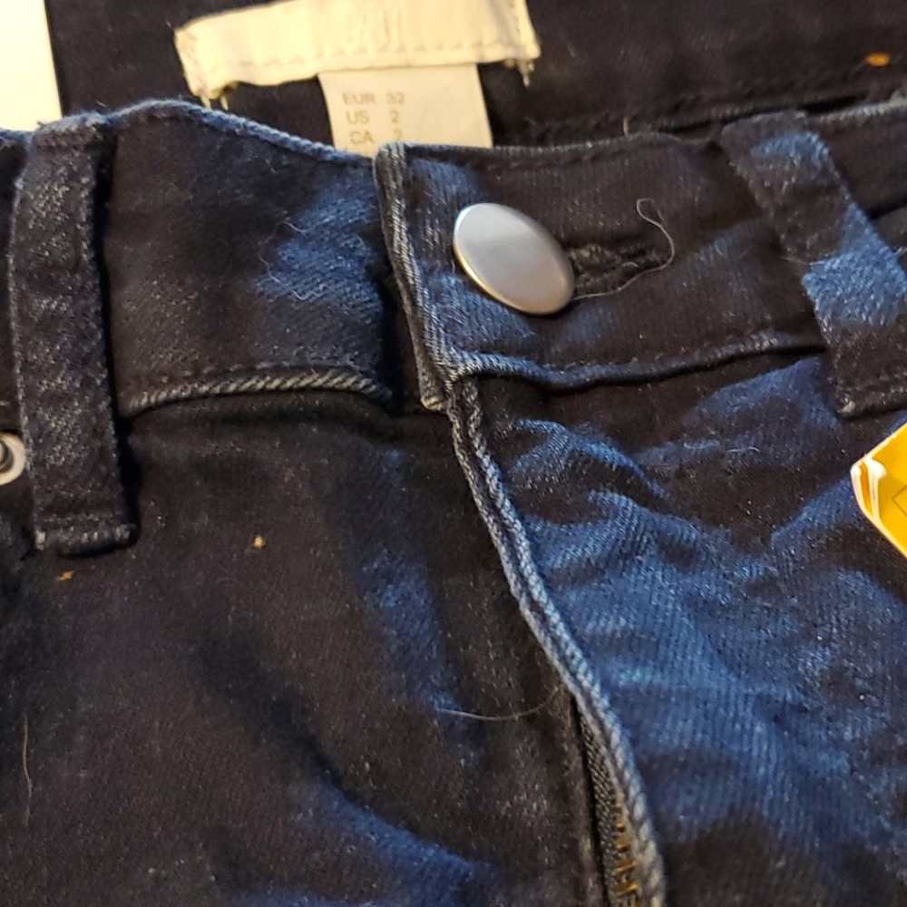 New pair of hm jeans size 2